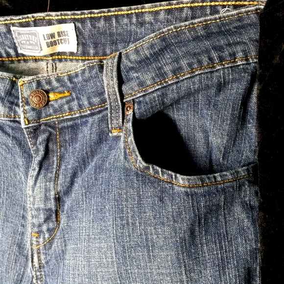 111 Levi Jeans size 10 misses pockets zipper button shipping Denim boot cut - Picture 2 of 14